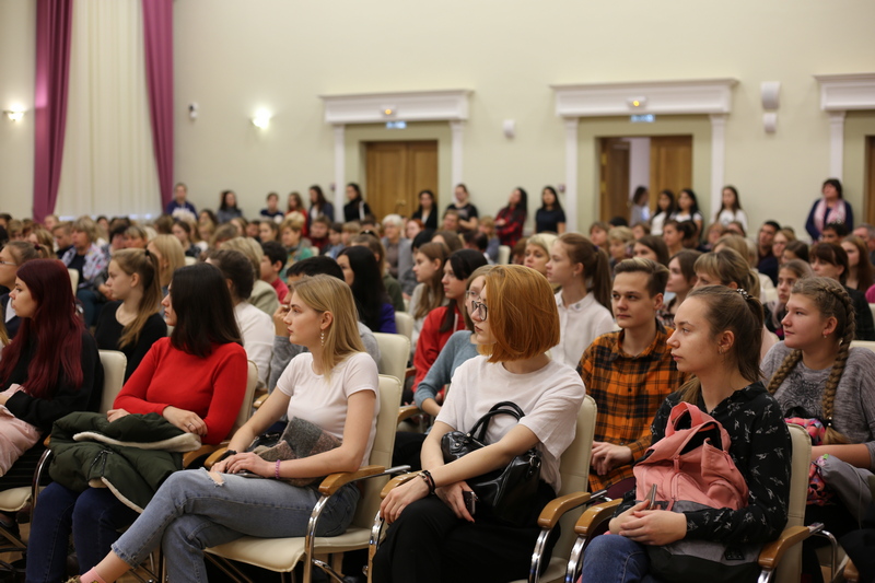 ПЛН: Мастер-классами и выставкой отмечают в ПсковГУ День словаря
